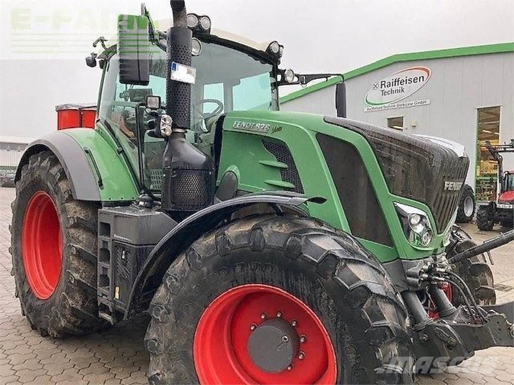 Fendt 828 vario s4 Traktori