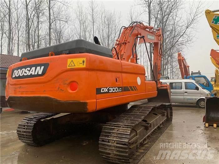 Doosan DX 300 Bageri gusjeničari