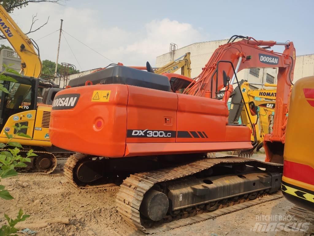 Doosan DX 300 Bageri gusjeničari