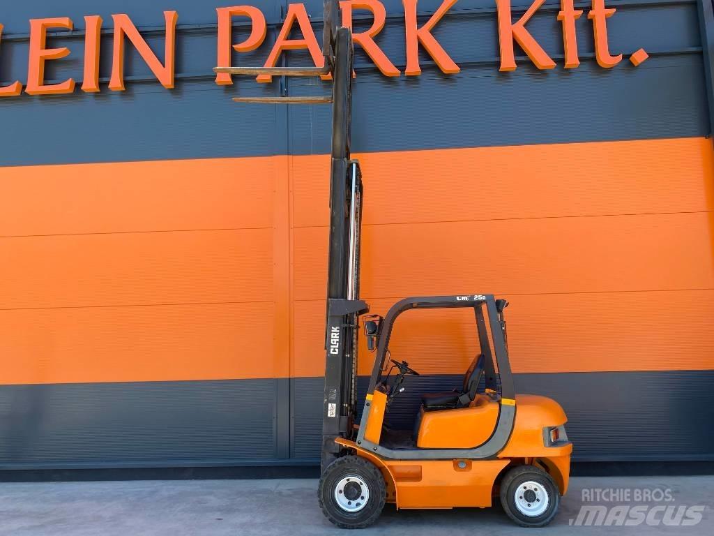 Clark CMP 25 Dizelski viličari