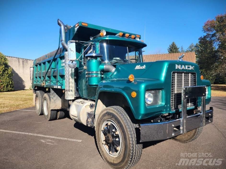 Mack 690S Kiper kamioni