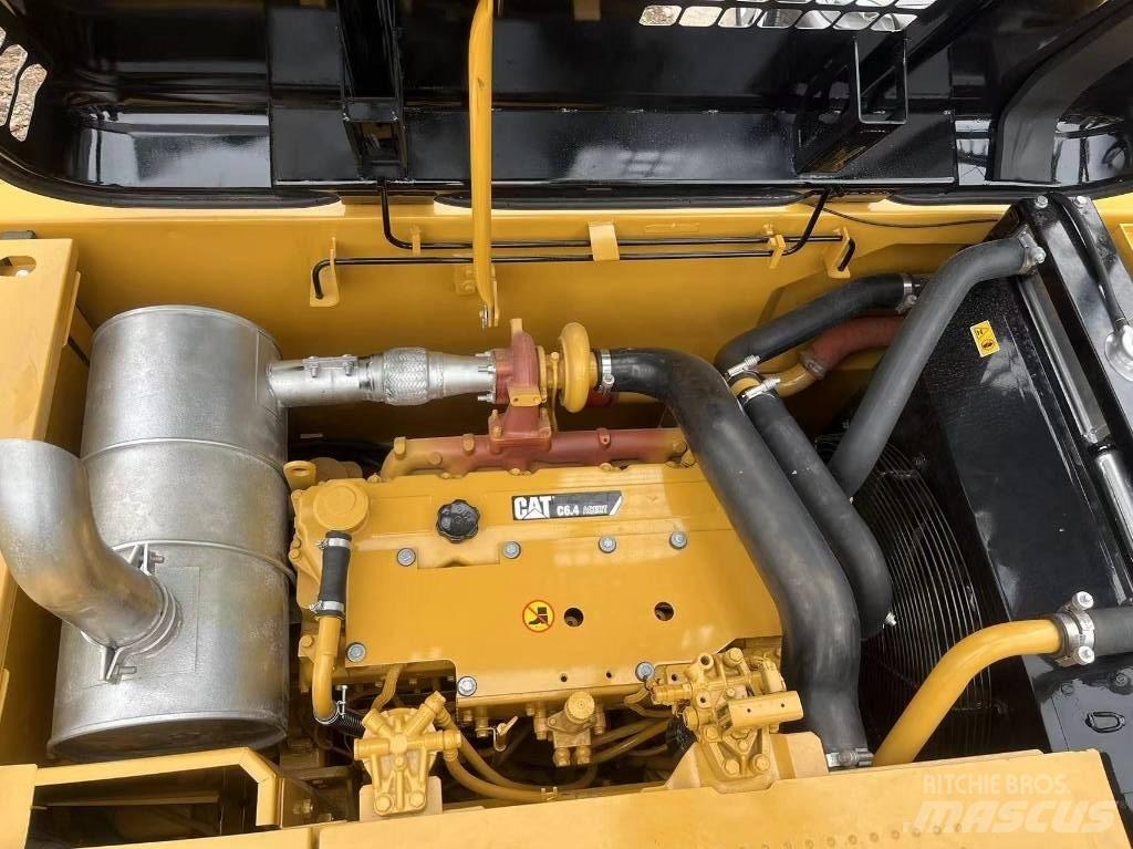 CAT 320 D2 Bageri gusjeničari