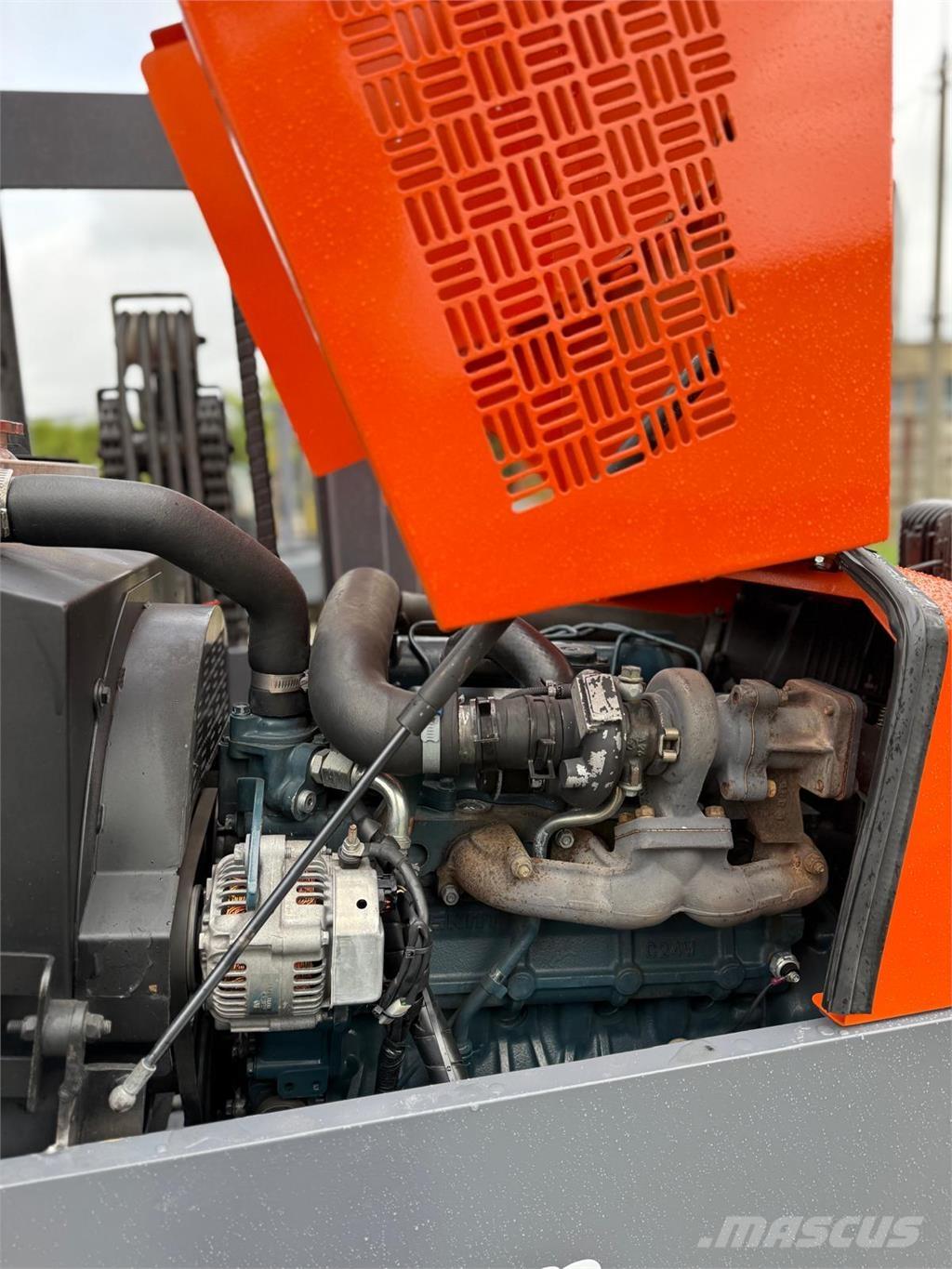 Combilift C5000 XL Viličari sa 4-stranskim dohvatom