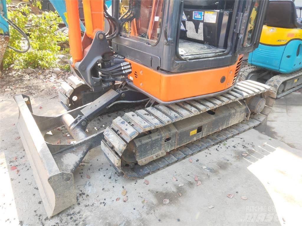 Hitachi ZX 30 U Mini bageri <7t