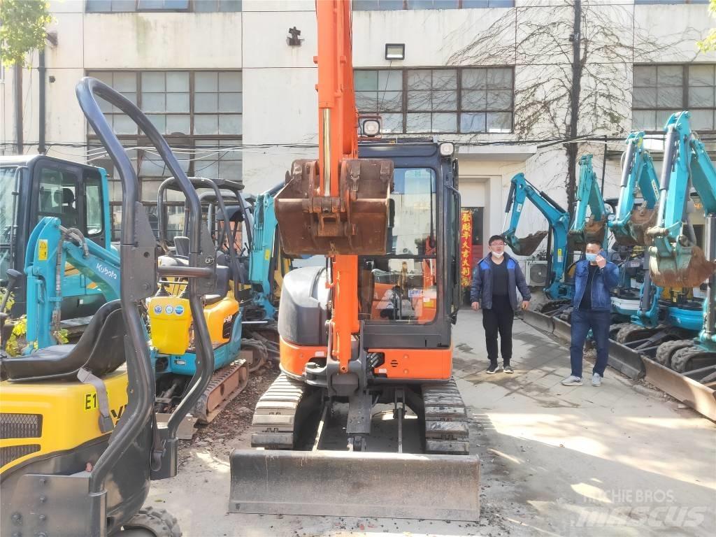 Hitachi ZX 30 U Mini bageri <7t