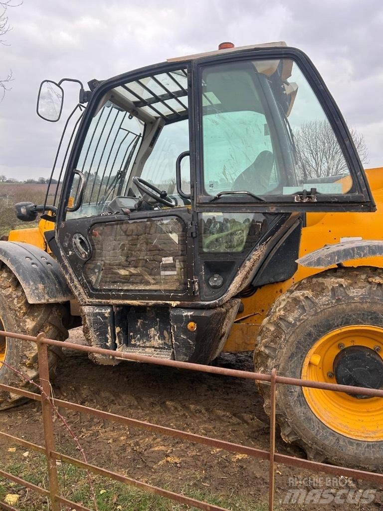 JCB 535-95 Bageri gusjeničari