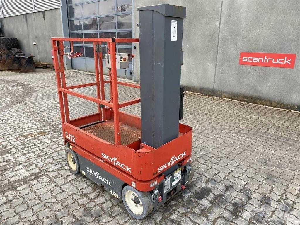 SkyJack SJ12 Vertikalne radne podizne platforme