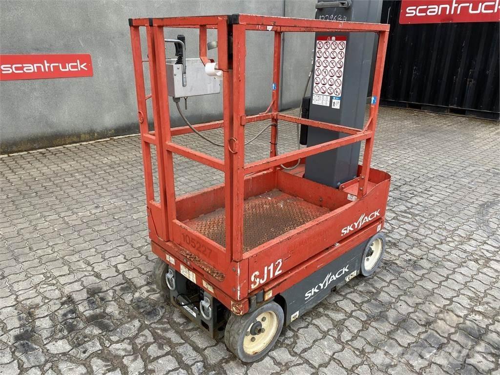 SkyJack SJ12 Vertikalne radne podizne platforme