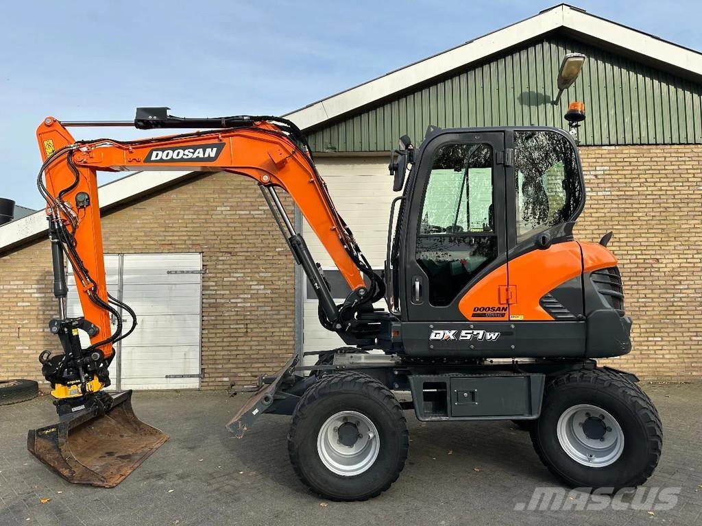 Doosan DX57W-7 Bageri na kotačima