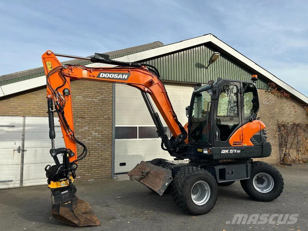 Doosan DX57W-7 Bageri na kotačima