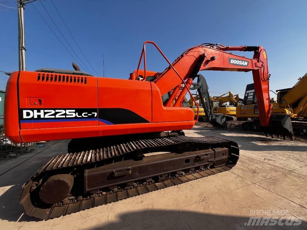 Doosan DH 225 LC-7 Bageri gusjeničari
