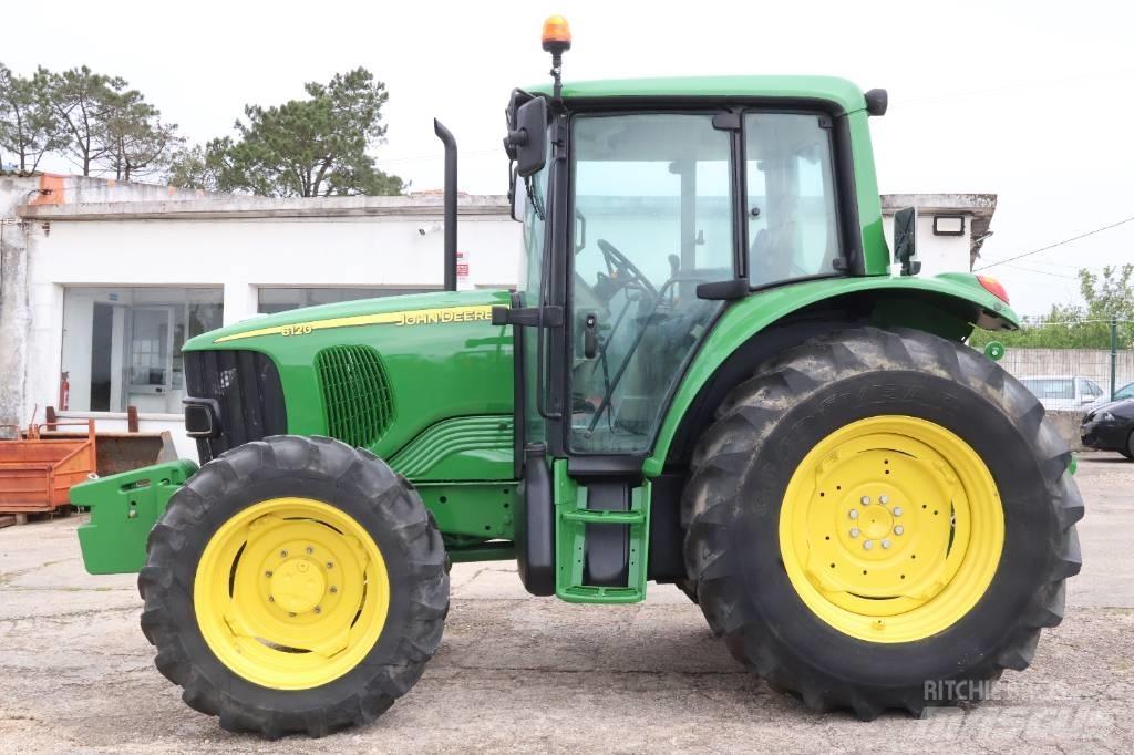 John Deere 6120 Traktori