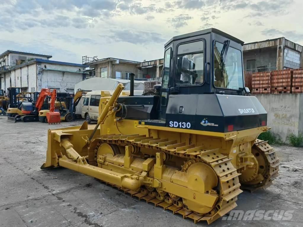 Shantui SD130 Buldožeri gusjeničari
