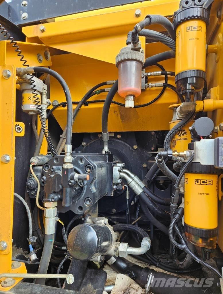 JCB JS 131 LC Bageri gusjeničari