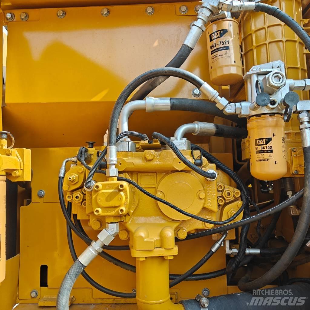 CAT 323 D L Bageri gusjeničari