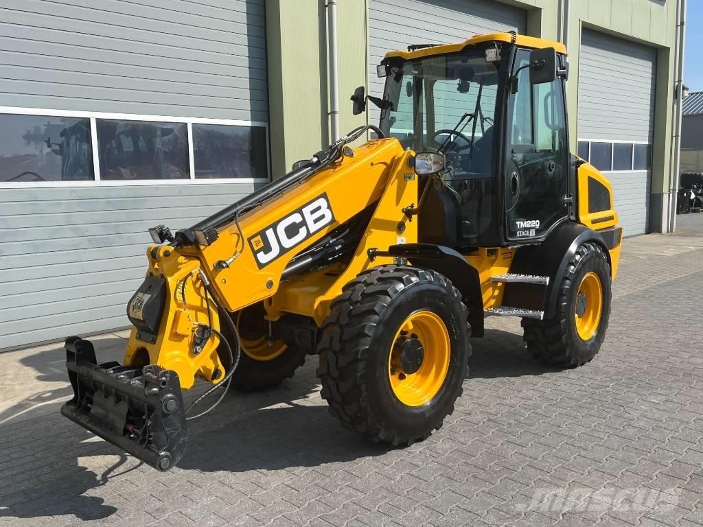JCB TM 220 Poljoprivredni teleskopski utovarivači