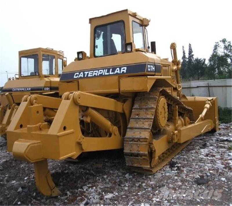 CAT D7H Buldožeri gusjeničari