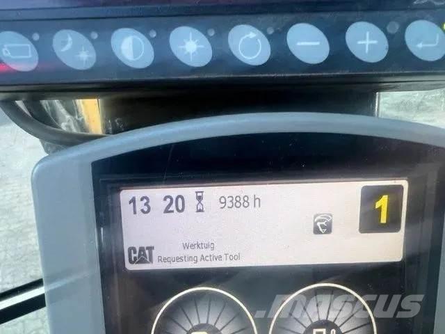 CAT M 318 F Bageri na kotačima