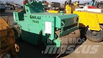 Sakai TG25 Valjci za travu
