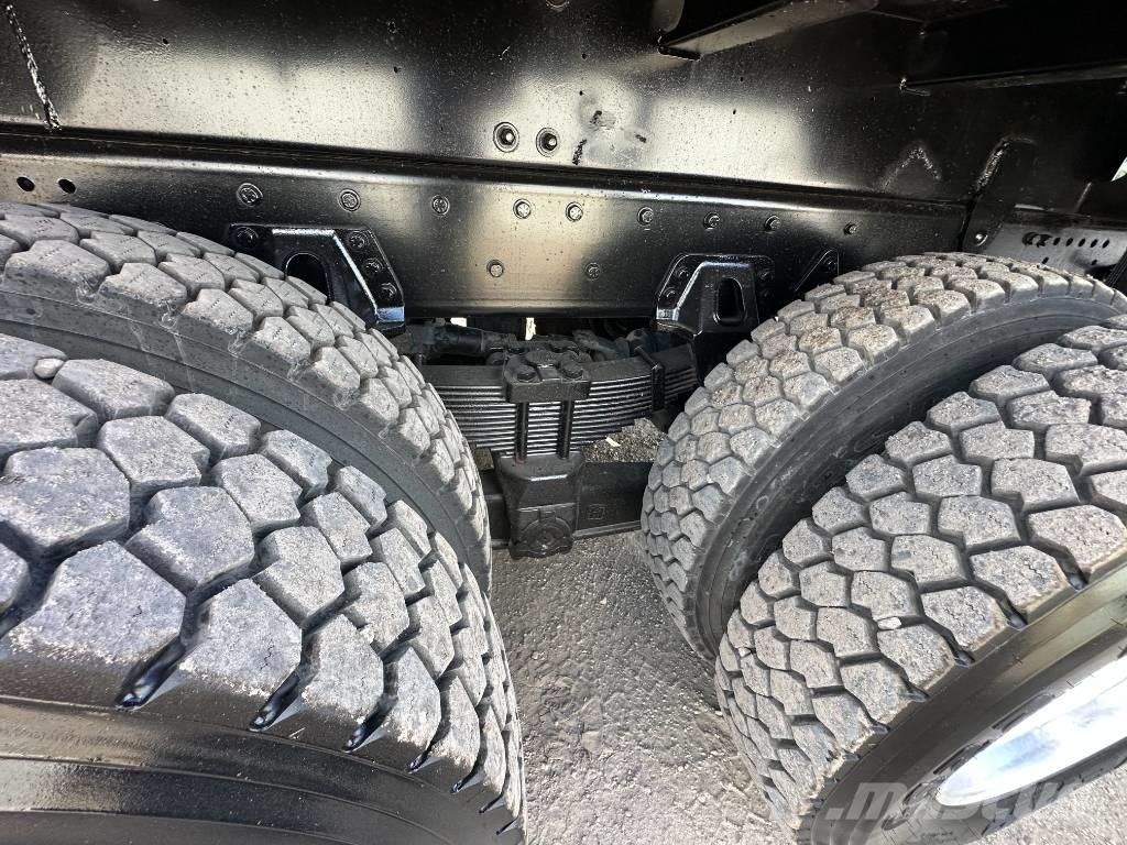 Freightliner 114 SD Kombiji / vakuumski kamioni