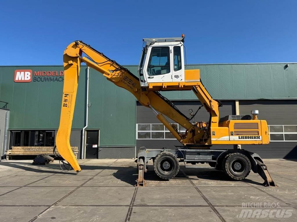 Liebherr A 924 B Bageri za manipuliranje materijalom / otpadom