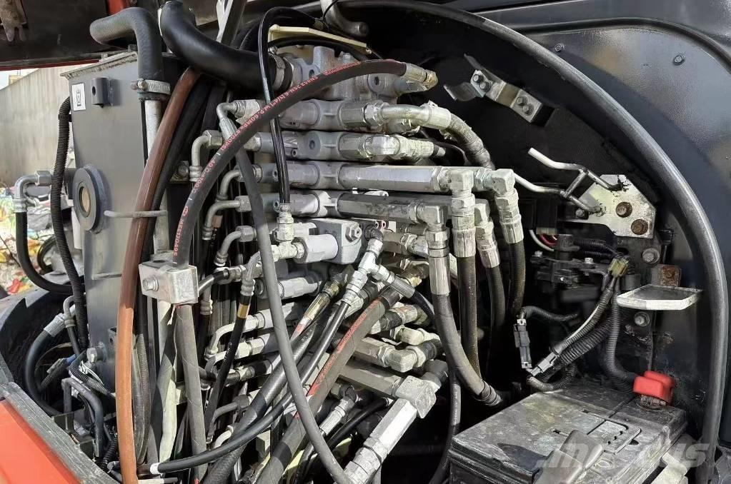 Kubota 163 Bageri gusjeničari