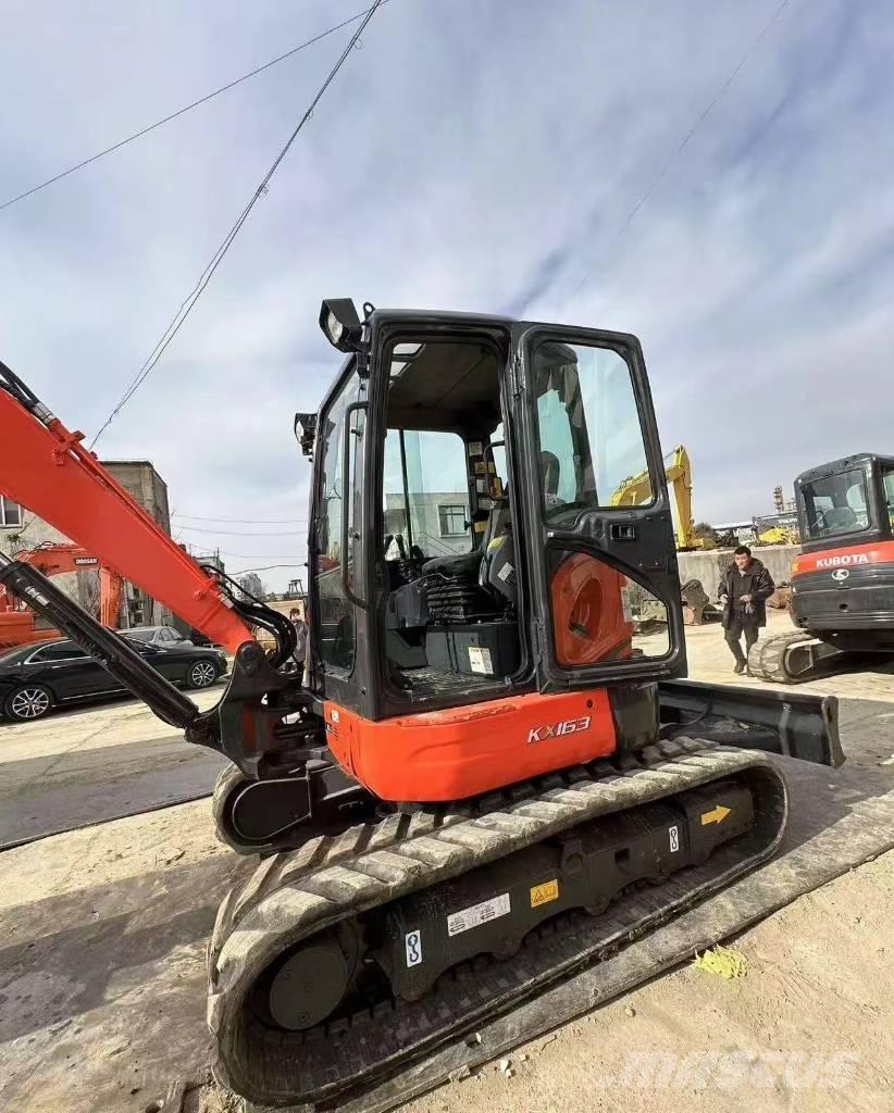 Kubota 163 Bageri gusjeničari