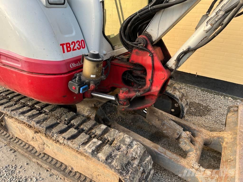 Takeuchi TB 320 Mini bageri <7t