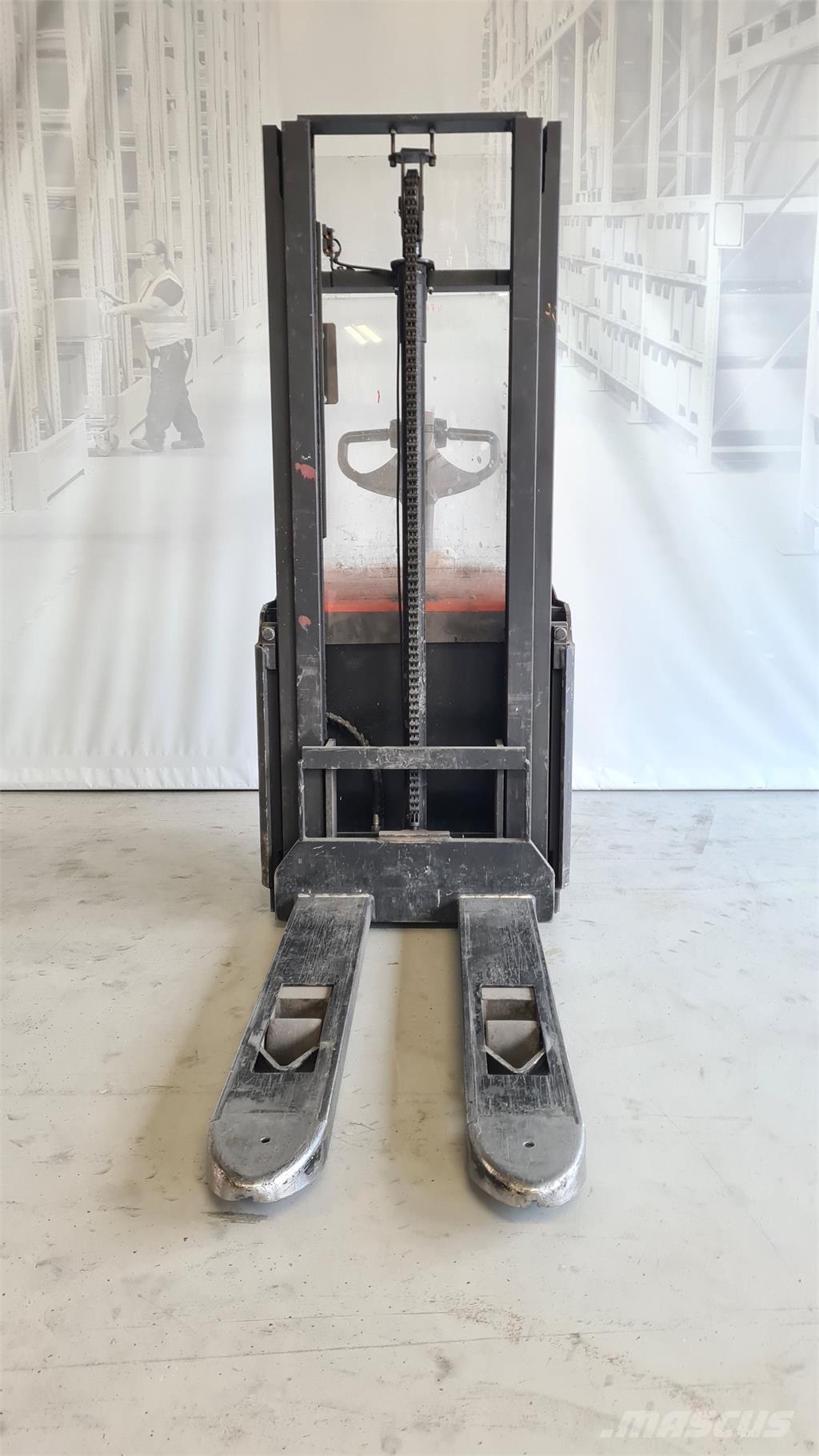 Toyota SWE120 Samopogonski ručni viličari