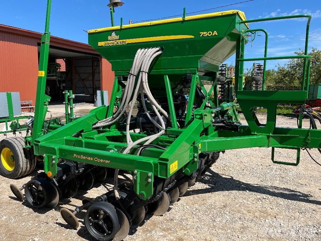 John Deere 750 A Sijačice