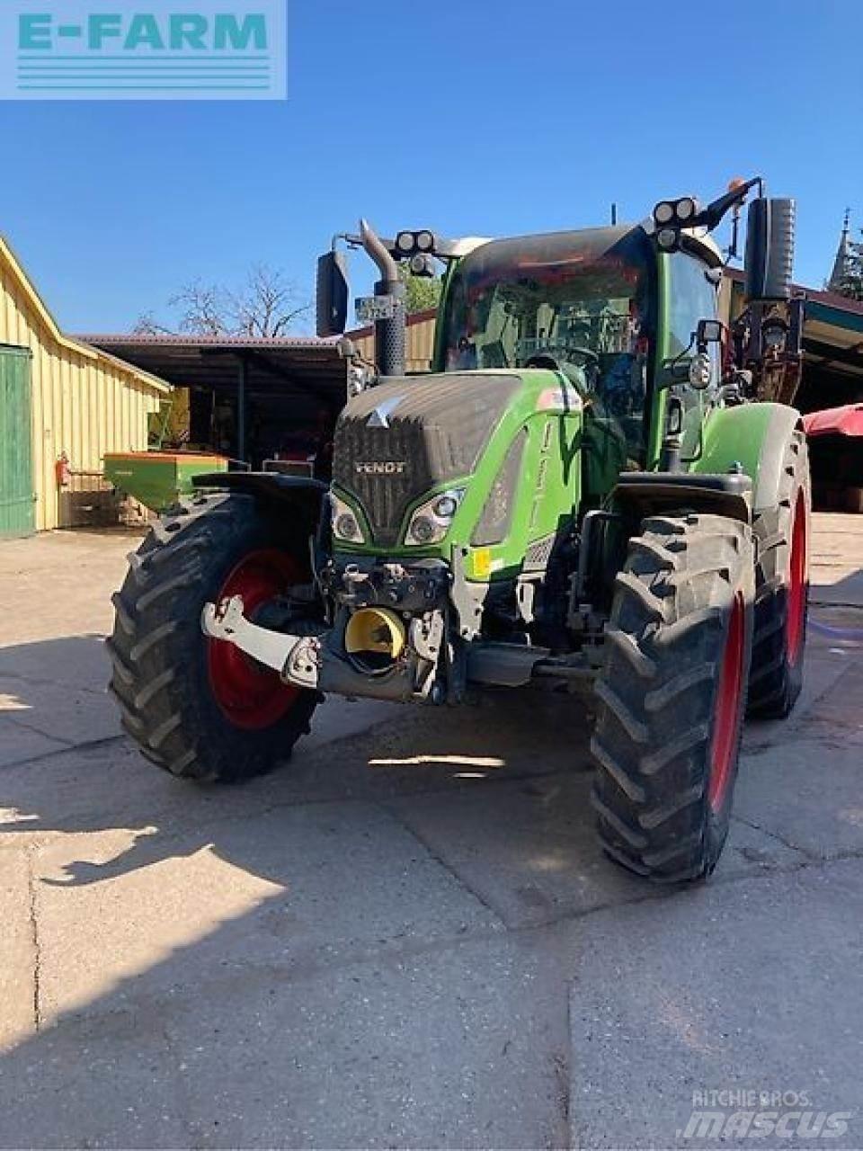 Fendt 724 vario Traktori