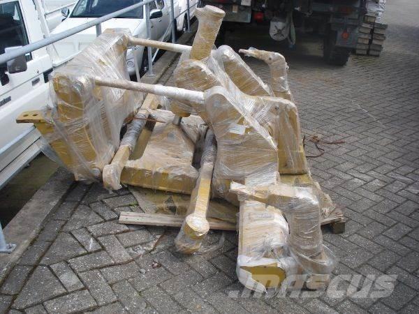 CAT 140M/160M Ripper Građevinarstvo – ostalo