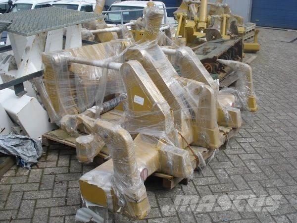CAT 140M/160M Ripper Građevinarstvo – ostalo