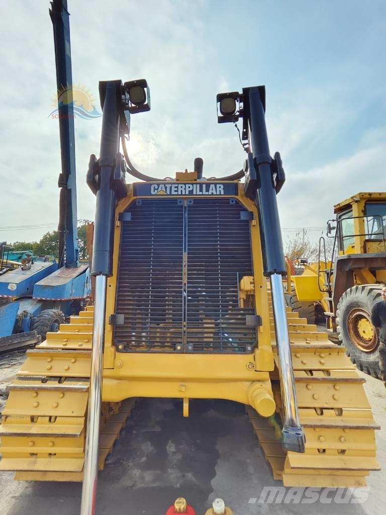 CAT D 8 T Buldožeri gusjeničari