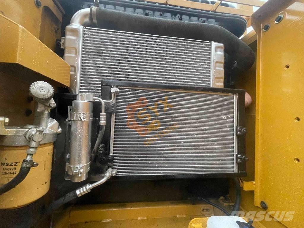 CAT CAT320 D2 Bageri gusjeničari