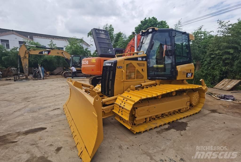 CAT D 5 K Buldožeri gusjeničari