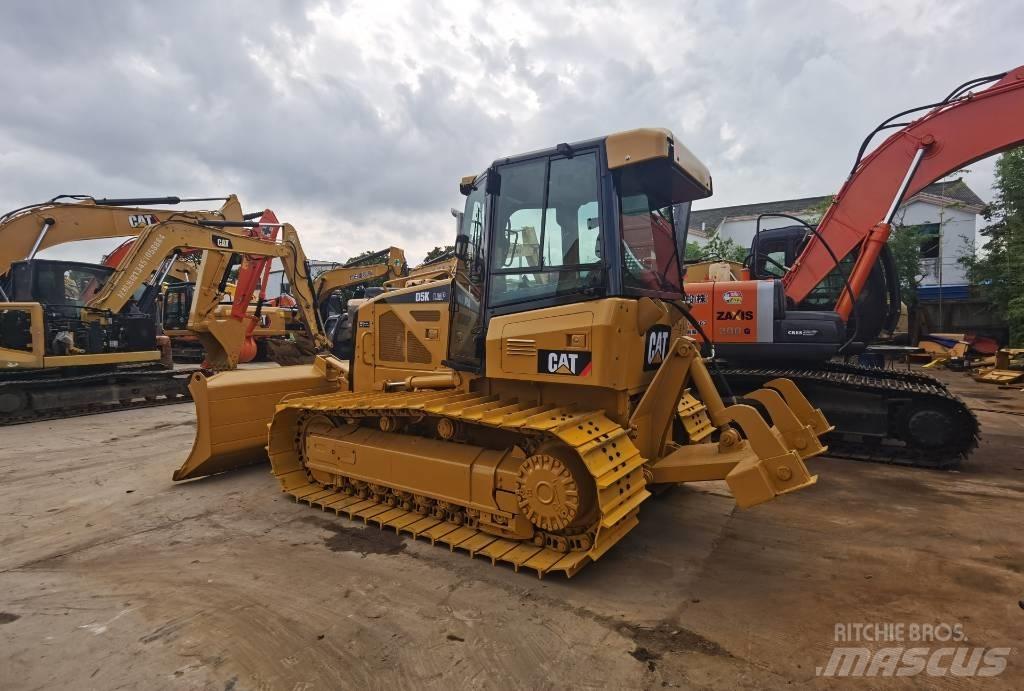 CAT D 5 K Buldožeri gusjeničari