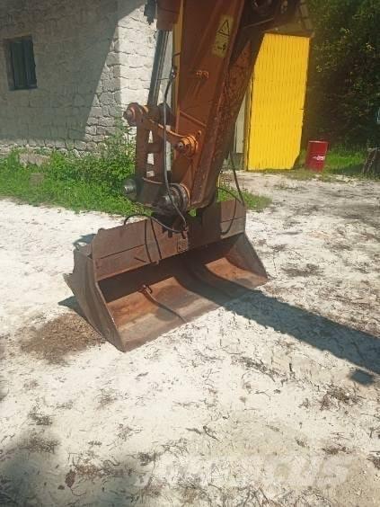 CASE WX 210 Bageri na kotačima