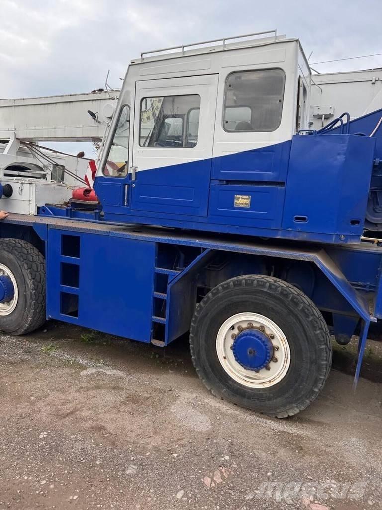 Tadano AR 300E Kamioni sa kranom
