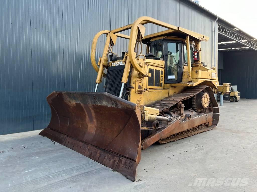 CAT D7H Buldožeri gusjeničari