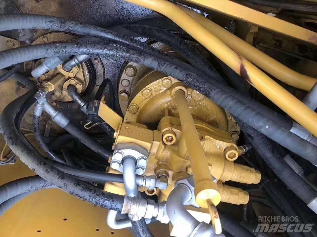 CAT 323 D Bageri gusjeničari