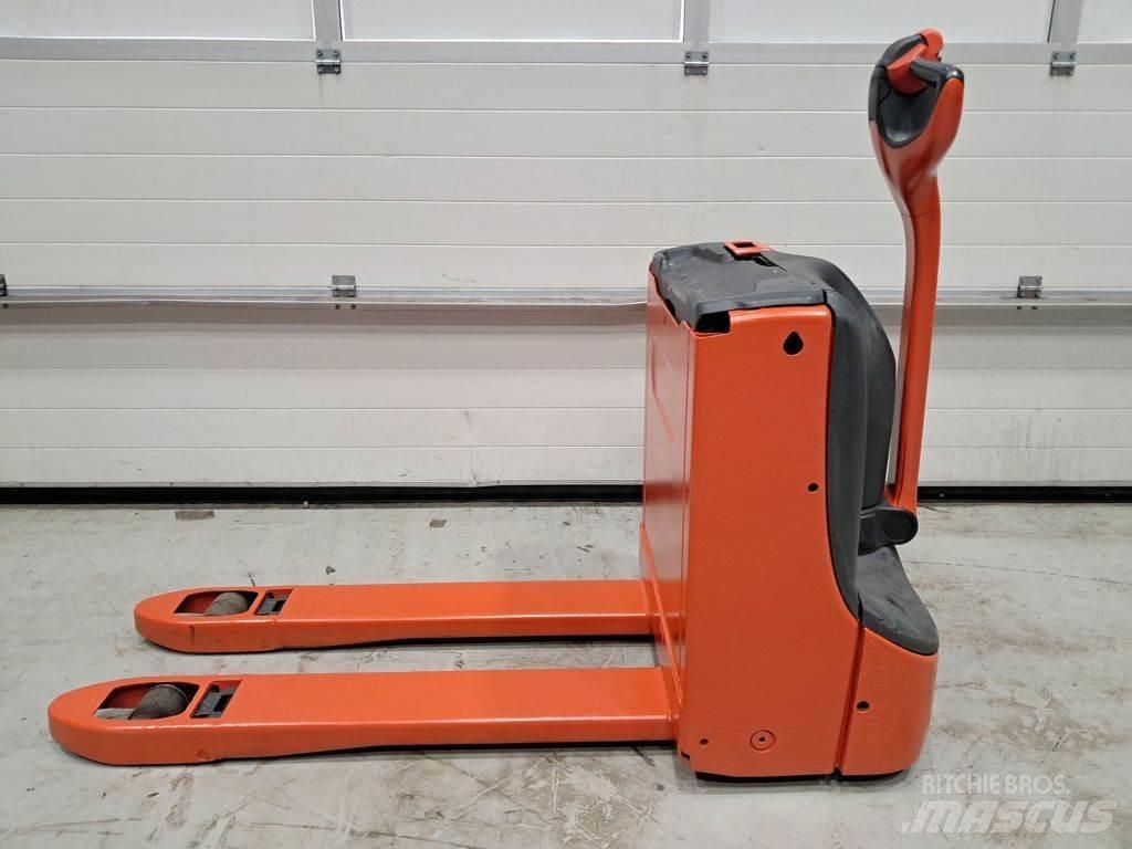 Linde T16 Nisko podizni električni viličar