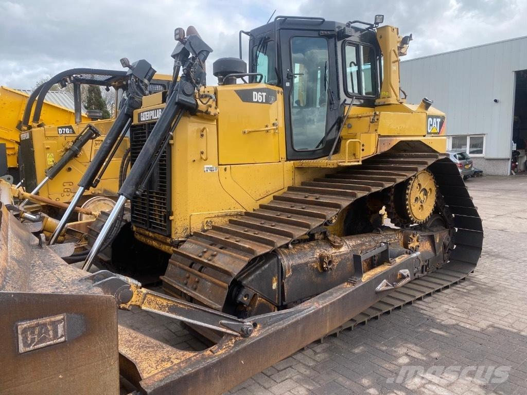 CAT D 6 T LGP Buldožeri gusjeničari