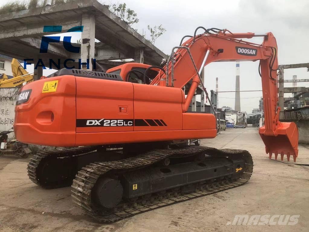 Doosan DX 225 LC Bageri gusjeničari