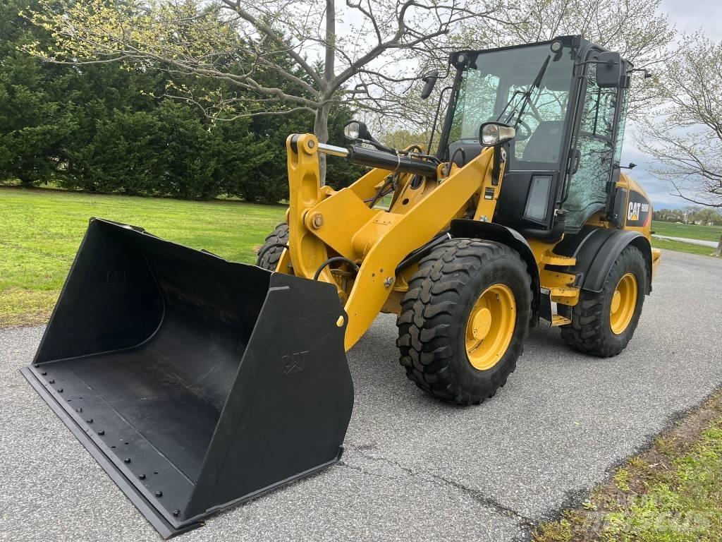 CAT 908M Utovarivači na kotačima