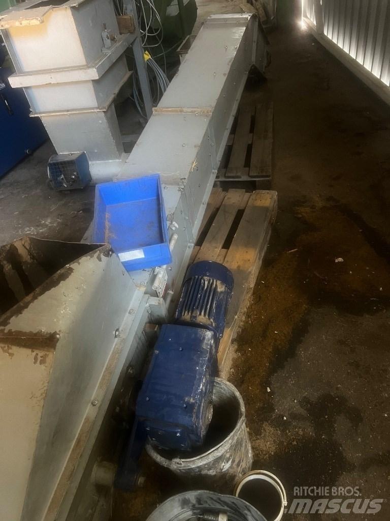 Lindner VEGA 1500 Strojevi za rezanje otpada