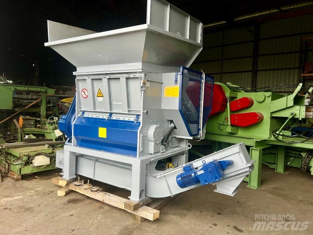 Lindner VEGA 1500 Strojevi za rezanje otpada