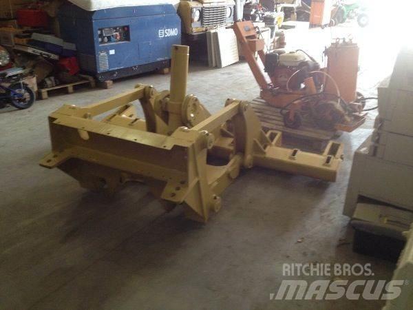CAT 140H/160H Ripper Građevinarstvo – ostalo