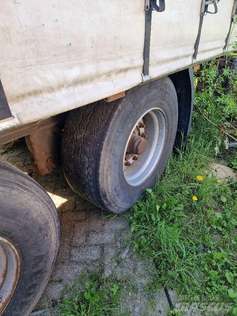 Krone sd Poluprikolice sa ceradom