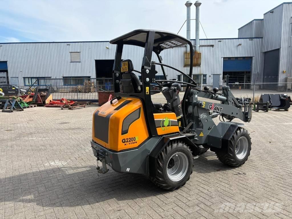 Giant G2200 E Xtra Mini utovarivači